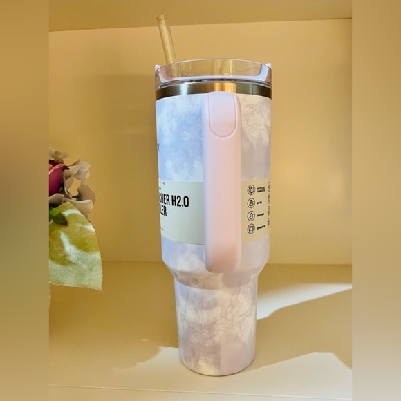🎉LAST PIECE🎉Stanley 40 oz. Quencher H2.0 FlowState Tumbler Wisteria Tie Dye - Picture 8 of 12